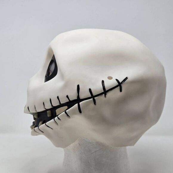 JACK SKELLINGTON DISNEY 2002 HALLOWEEN NIGHTMARE BEFORE CHRISTMAS COSTUME MASK - Picture 3 of 8